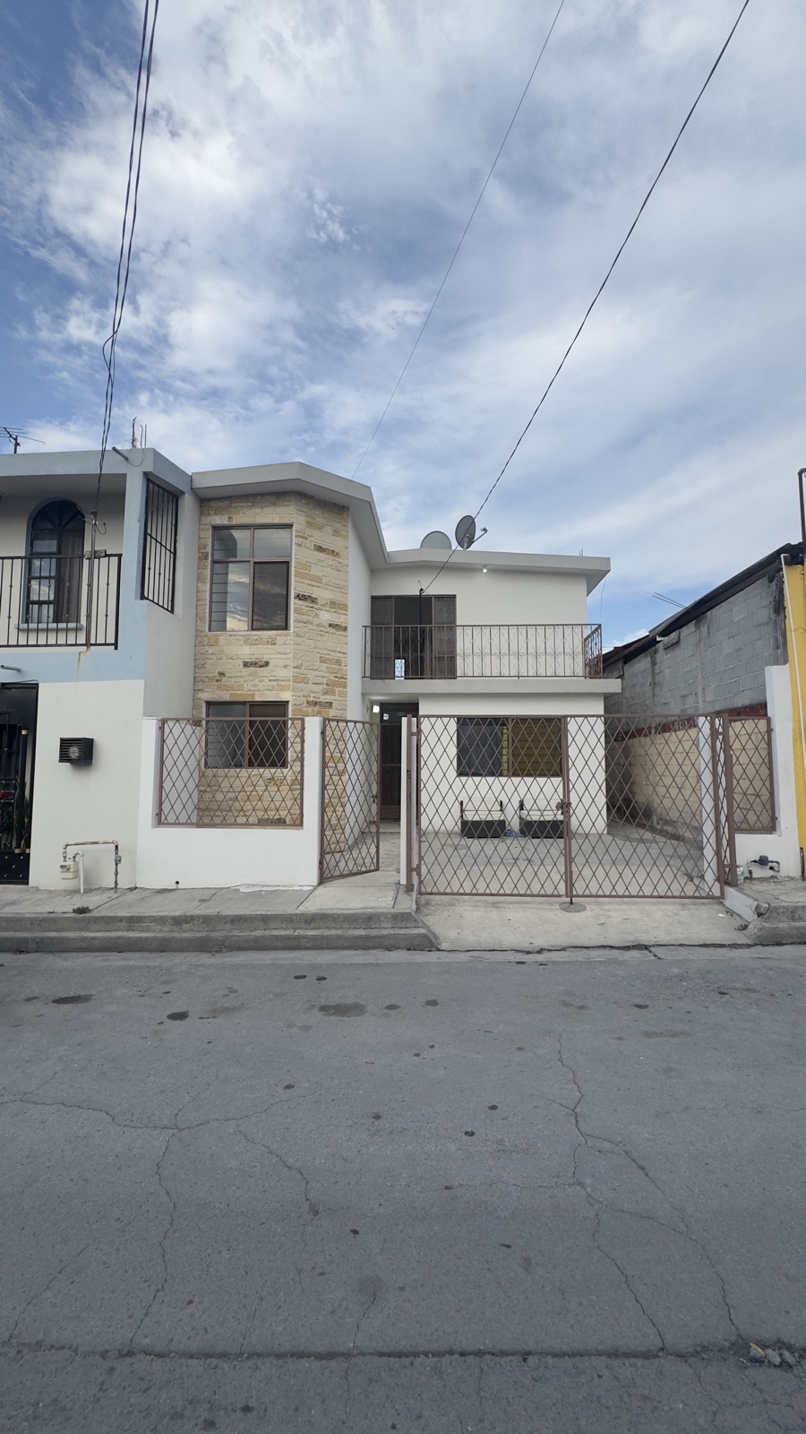 Casa amplia en Ciudad Azteca, Guadalupe · 5 recámaras y patio para ampliar