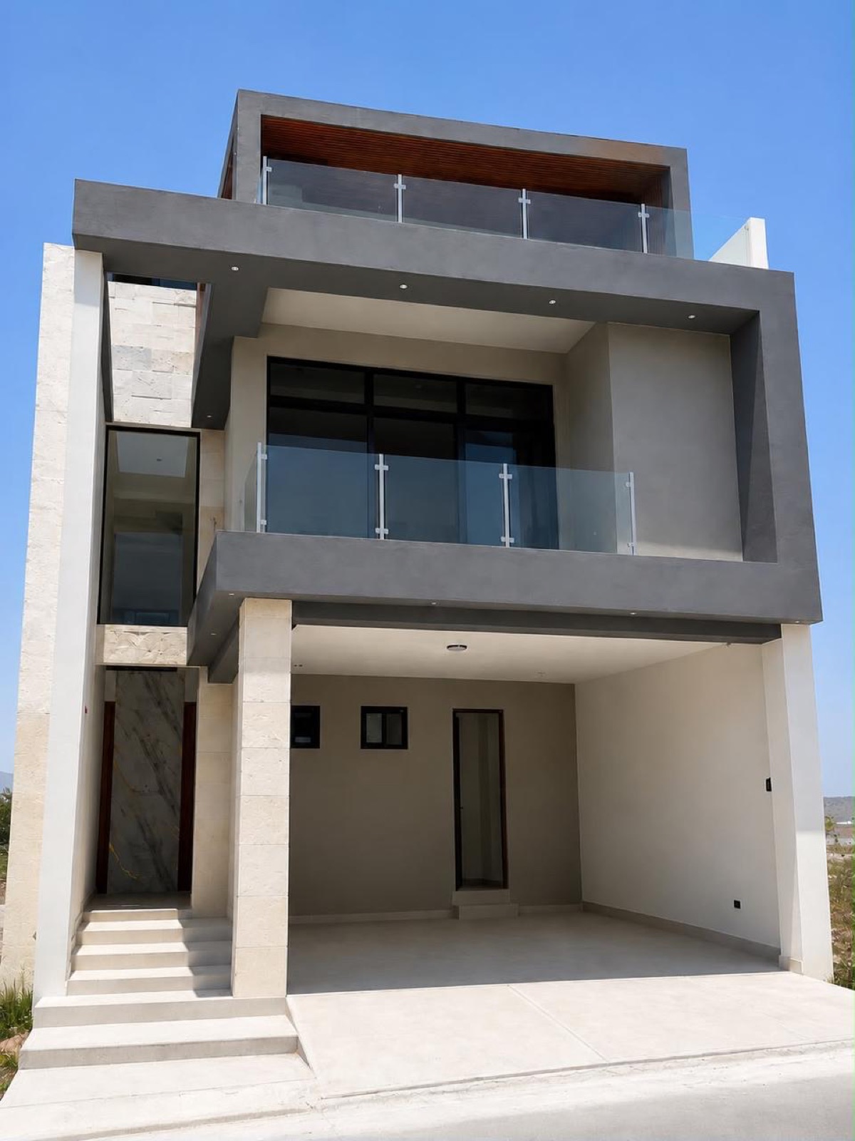 Residencia de 4 niveles con alberca y rooftop en Cumbres Elite Premier, Monterrey
